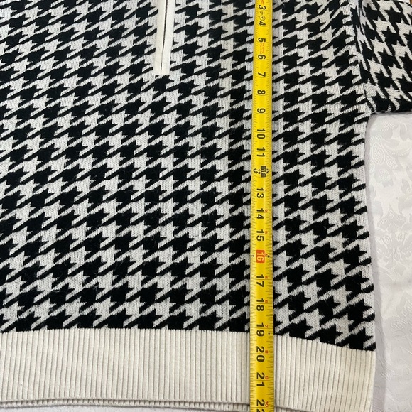 Talbots Women's size Medium Black White Houndstooth Quarter Zip Sweater - Picture 7 of 12